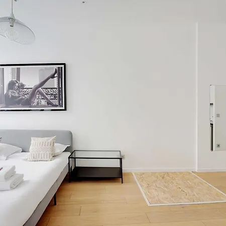 Appartement Charming Refurbished Studio -maraisbeaubourg *
